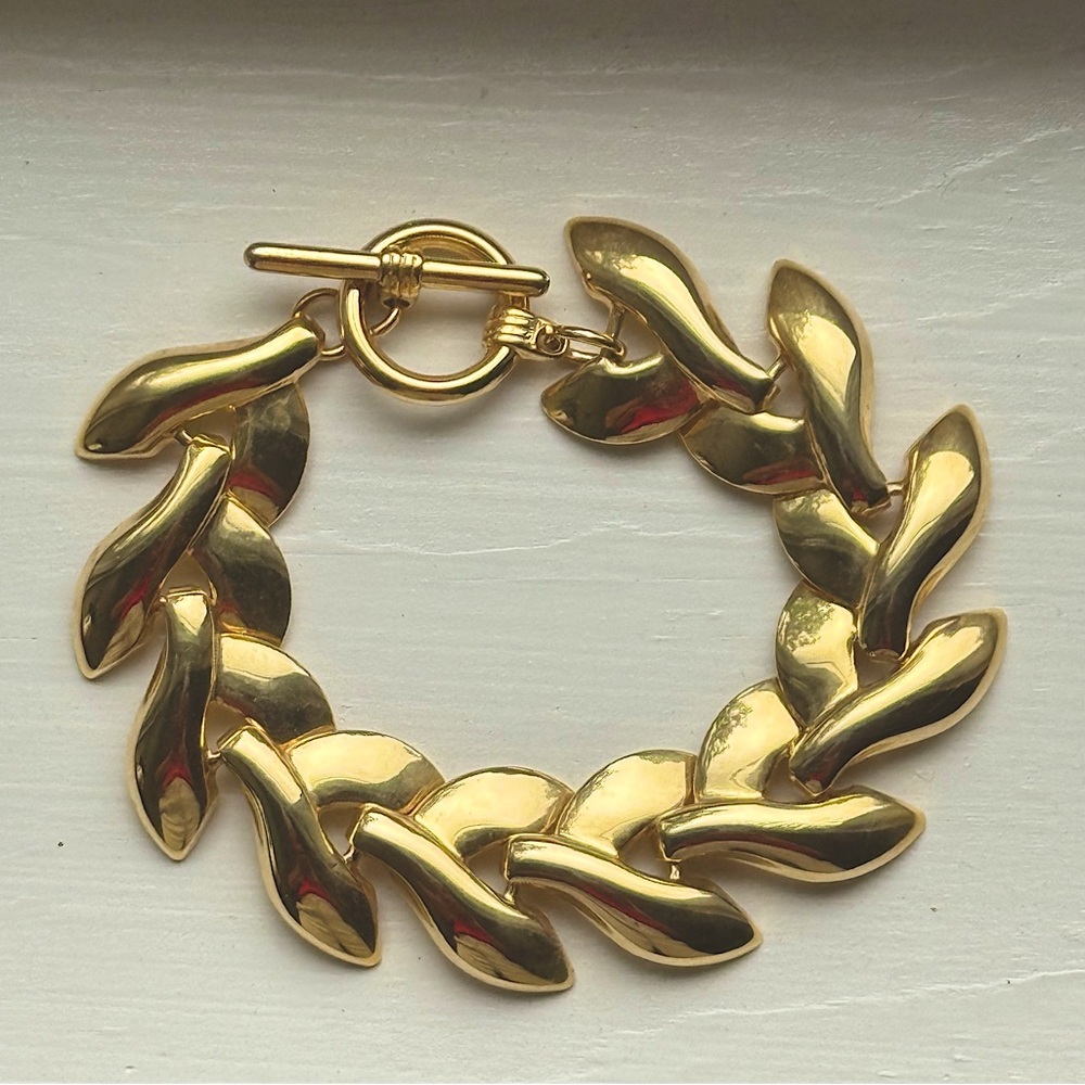 Elegant Gold Leaf Bracelet